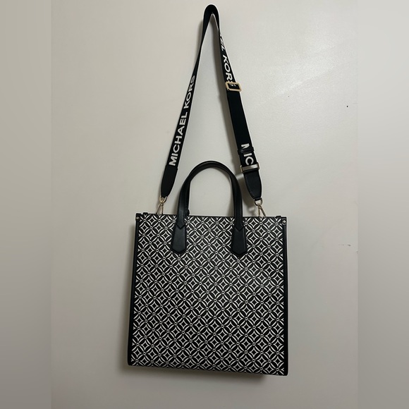 MICHAEL Michael Kors Handbags - Authentic NWT Michael Kors black and white tote